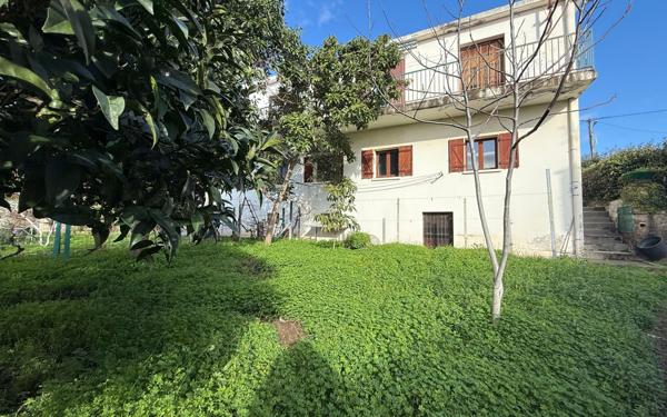 Appartement à vendre    3 pièces • 79 m2 Furiani