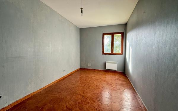 Appartement à vendre    3 pièces • 79 m2 Furiani