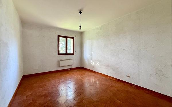 Appartement à vendre    3 pièces • 79 m2 Furiani