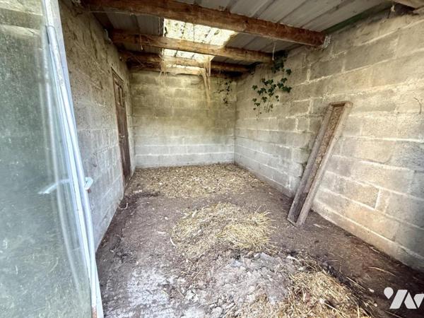 Au calme d'un hameau maison à rénover à fort potentiel !