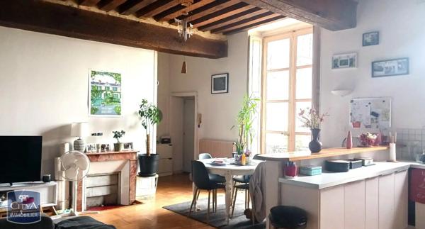 Appartement à louer 2 pièces 77.66m²
