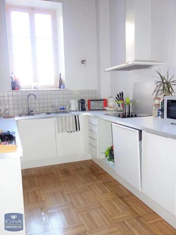 Appartement à louer 2 pièces 77.66m²