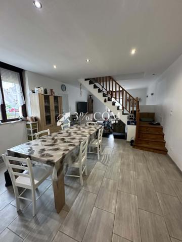 Maison
                                                                                                                                                                                                                                                                                                                        6 pièce(s)                                                                                                                                                                                                          3 chambre(s)                                                                                                                                                                                                          88  m²