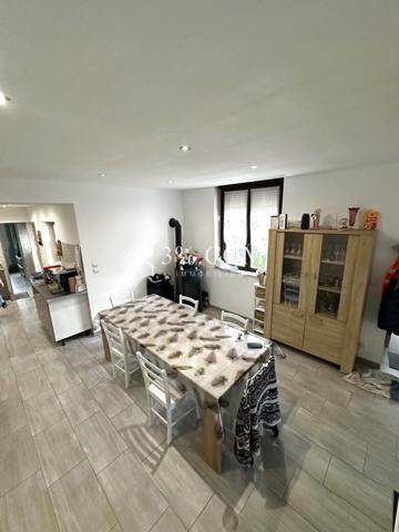 Maison
                                                                                                                                                                                                                                                                                                                        6 pièce(s)                                                                                                                                                                                                          3 chambre(s)                                                                                                                                                                                                          88  m²