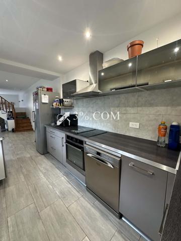 Maison
                                                                                                                                                                                                                                                                                                                        6 pièce(s)                                                                                                                                                                                                          3 chambre(s)                                                                                                                                                                                                          88  m²
