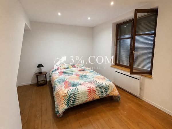 Maison
                                                                                                                                                                                                                                                                                                                        6 pièce(s)                                                                                                                                                                                                          3 chambre(s)                                                                                                                                                                                                          88  m²