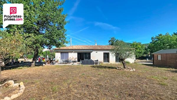 VILLA DE PLAIN PIED 5 PIECES DE 120 M2 ET TERRAIN CLOS ET PLAT  DE 2000 M2