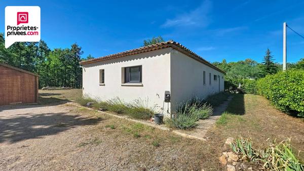 VILLA DE PLAIN PIED 5 PIECES DE 120 M2 ET TERRAIN CLOS ET PLAT  DE 2000 M2