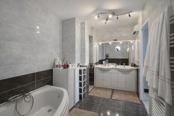 Appartement 117 m² - Terrasse + balcon - Vue nature - Double garage