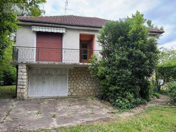 Pavillon à vendre à Saint-Amand-Montrond dans le Cher (18200), ref : 18022/808