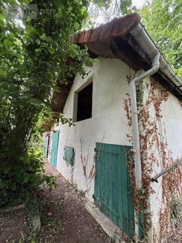 Pavillon à vendre à Saint-Amand-Montrond dans le Cher (18200), ref : 18022/808
