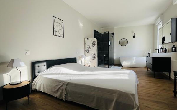 Maison à vendre    5 pièces • 165 m2 La Rochelle