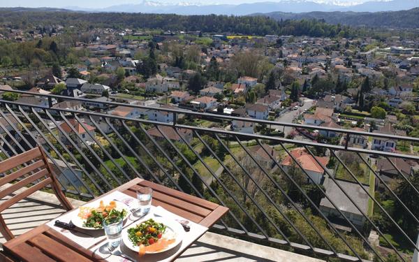 Appartement à louer    3 pièces • 94 m2 Pau