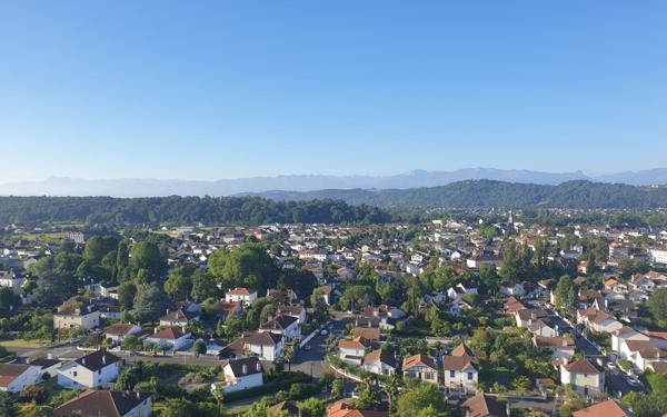 Appartement à louer    3 pièces • 94 m2 Pau