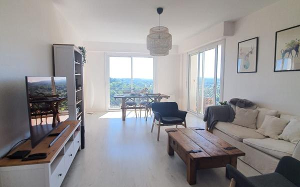 Appartement à louer    3 pièces • 94 m2 Pau