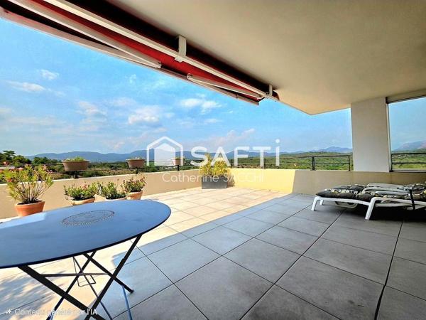 Vue panoramique sur l'Estérel Terrasse de 90m2