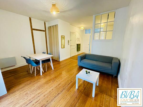 À VENDRE - T2 lumineux et traversant - Quartier Saint-Pasquier-Bellamy , Nantes À VENDRE - T2 lumineux et traversant - Quartier Saint-Pasquier-Bellamy , Nantes