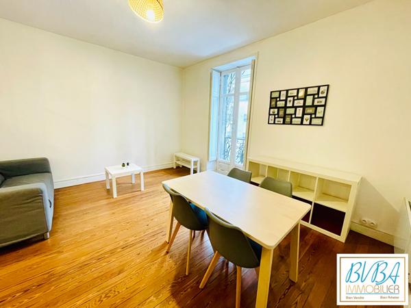 À VENDRE - T2 lumineux et traversant - Quartier Saint-Pasquier-Bellamy , Nantes À VENDRE - T2 lumineux et traversant - Quartier Saint-Pasquier-Bellamy , Nantes