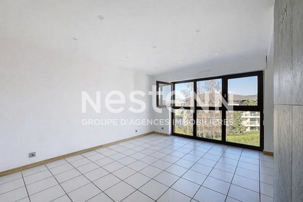 T2 lumineux rénové avec 2 balcons, cave et parking sécurisé