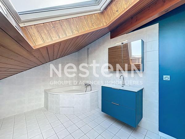 T2 lumineux rénové avec 2 balcons, cave et parking sécurisé