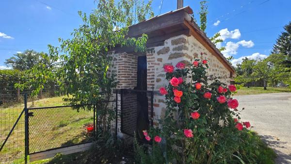 MAISON EN PIERRE RENOVEE 7P + JARDIN - ENVIRONNEMENT CAMPAGNE - PROCHE MONTS DE BLOND