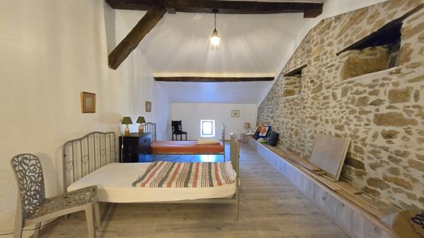 MAISON EN PIERRE RENOVEE 7P + JARDIN - ENVIRONNEMENT CAMPAGNE - PROCHE MONTS DE BLOND