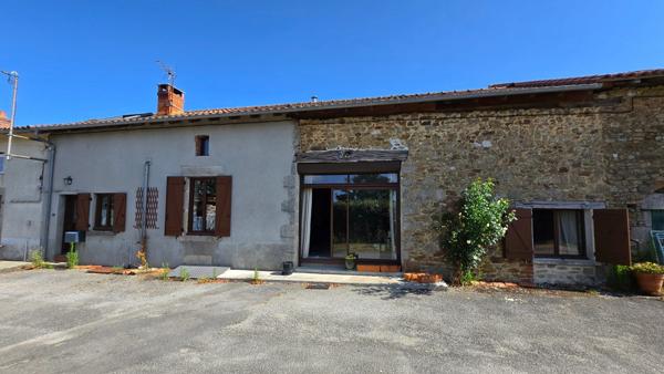 MAISON EN PIERRE RENOVEE 7P + JARDIN - ENVIRONNEMENT CAMPAGNE - PROCHE MONTS DE BLOND