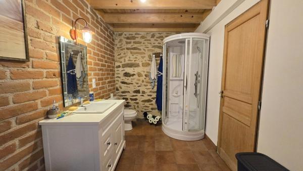 MAISON EN PIERRE RENOVEE 7P + JARDIN - ENVIRONNEMENT CAMPAGNE - PROCHE MONTS DE BLOND