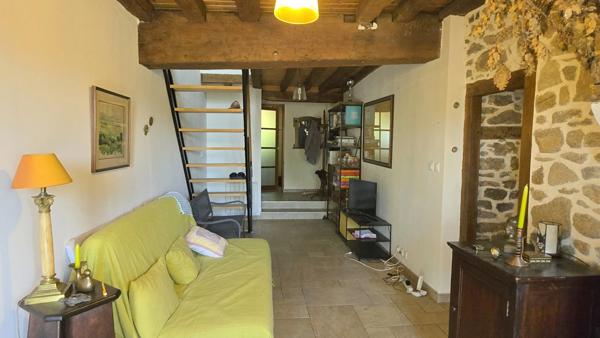 MAISON EN PIERRE RENOVEE 7P + JARDIN - ENVIRONNEMENT CAMPAGNE - PROCHE MONTS DE BLOND