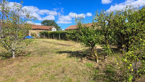 MAISON EN PIERRE RENOVEE 7P + JARDIN - ENVIRONNEMENT CAMPAGNE - PROCHE MONTS DE BLOND