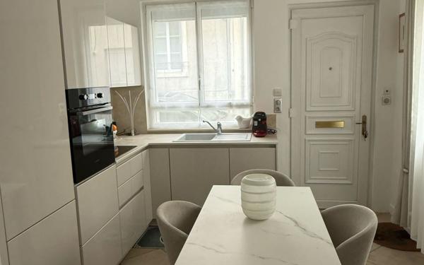 Maison à vendre    4 pièces •  Tours