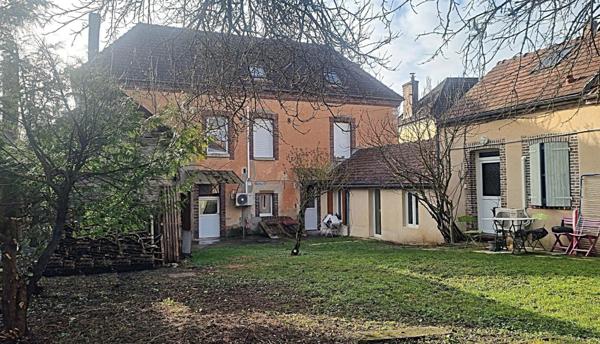 Immeuble à Aix-Villemaur-Pâlis, 10160 - 132m²