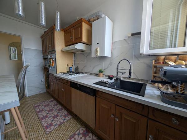 DREUX (28100) Grand T4, dernier étage, ascenseur + parking + cave !