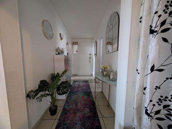 DREUX (28100) Grand T4, dernier étage, ascenseur + parking + cave !