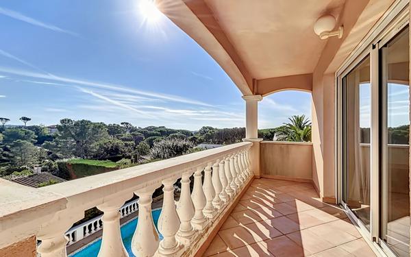 Maison à vendre    5 pièces • 182 m2 Saint-Raphaël