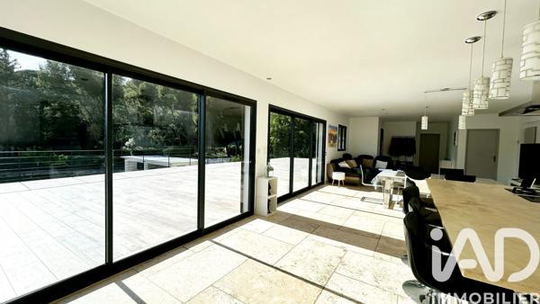 Maison à vendre 7 pièces 330 m² Gémenos