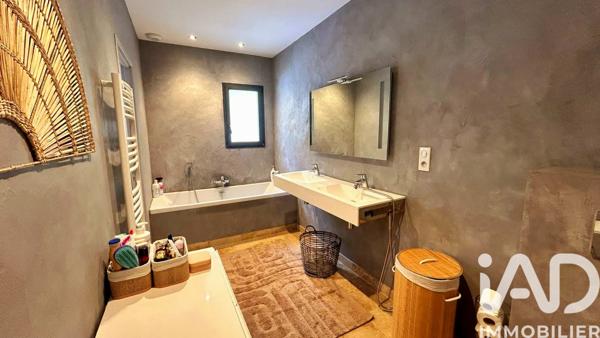 Maison à vendre 7 pièces 330 m² Gémenos