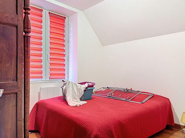 Maison Trégourez, 2 chambres possibilité de troisième, piscine chauffée, garage et atelier