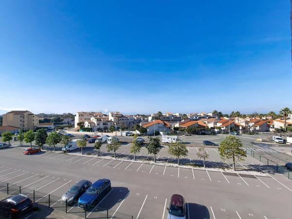 Appartement traversant avec terrasse vue mer