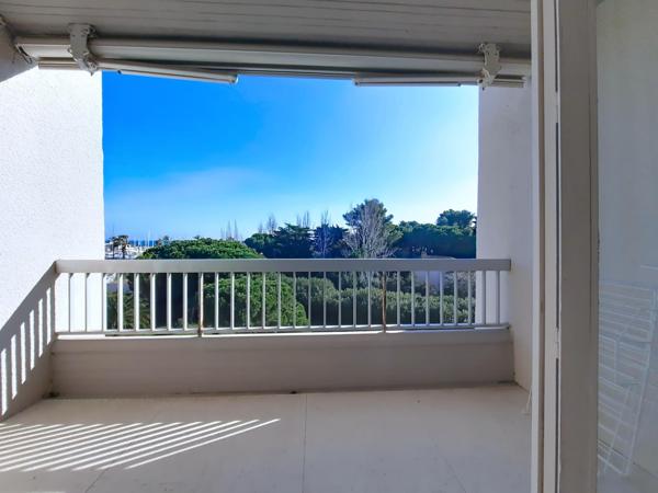 Appartement traversant avec terrasse vue mer