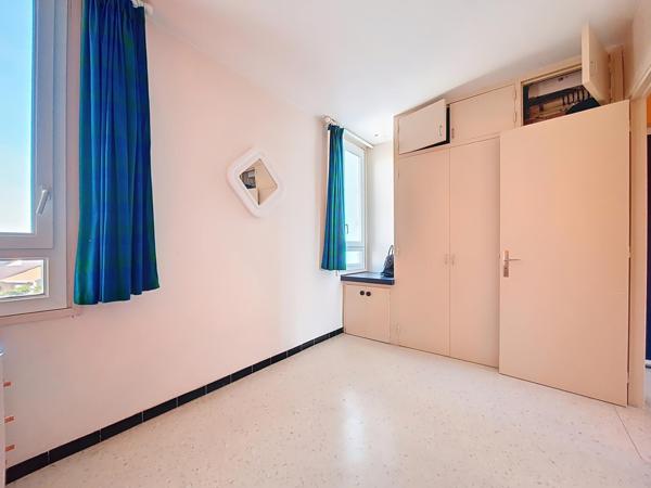 Appartement traversant avec terrasse vue mer