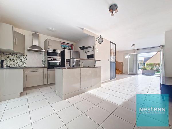 Maison en très bon état général avec 3 chambres et un jardin à Montereau Fault Yonne