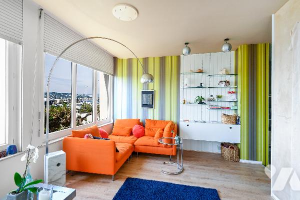 Bien atypique : appartement en longère d'une surface de 133 m² avec jardin, terrasse et box-garage