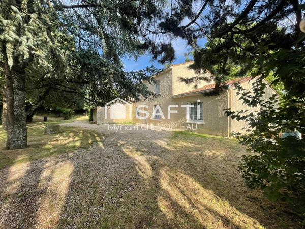 Belle maison de village au sein d'un écrin de verdure exceptionnel