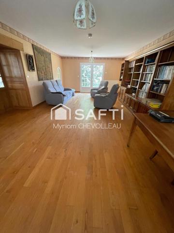 Belle maison de village au sein d'un écrin de verdure exceptionnel