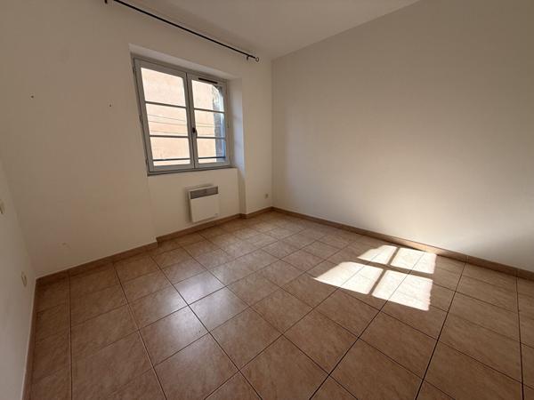 APPARTEMENT 2 CHAMBRES - PROCHE CENTRE VILLE