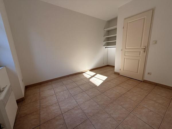 APPARTEMENT 2 CHAMBRES - PROCHE CENTRE VILLE