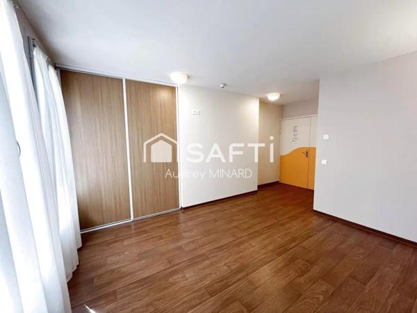 Bâtiment récent de 290 m2 au coeur de Léognan