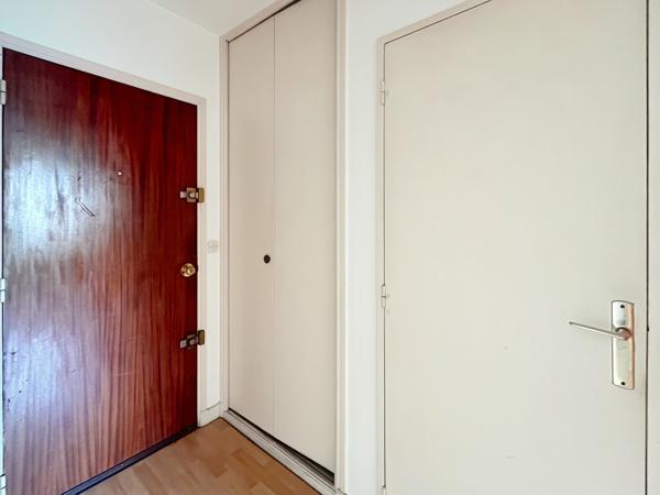 Appartement
         2 pièces
        - 48 m² Exclusivité 340 000 € *