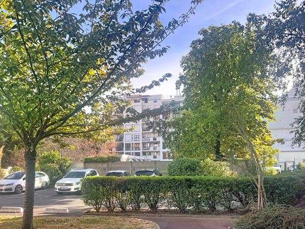 Appartement
         2 pièces
        - 48 m² Exclusivité 340 000 € *